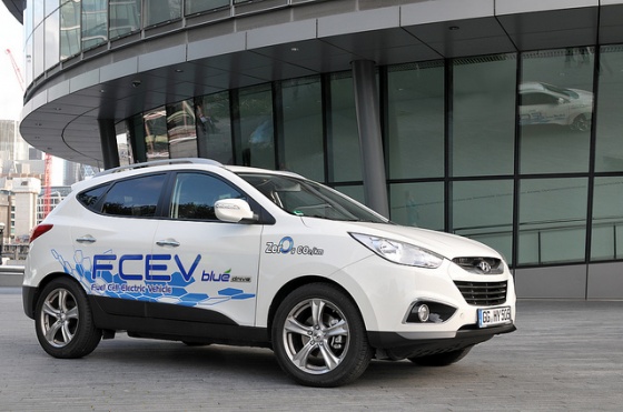 Hyundai ix35 hydrogen fuel cell car ⓒ by Revolve Eco-Rally, flickr