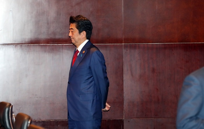 아베 신조 일본 총리가 일주일 만에 또 병원을 찾아 건강이상설이 증폭되고 있는 가운데 일본 정부는 건강에 문제가 없다는 입장을 고수했다.(사진/뉴시스)