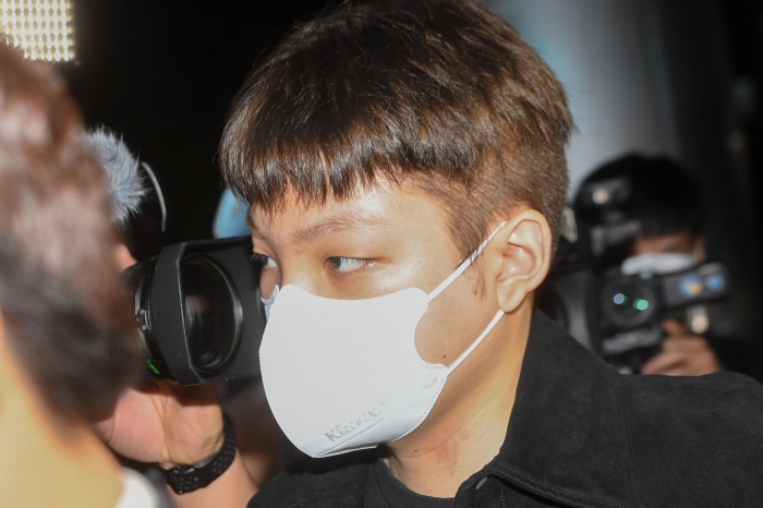 장용준(21·예명 노엘)이 30일 오후 서울 서초구 서초경찰서에 출석하고 있다. (사진/뉴시스)