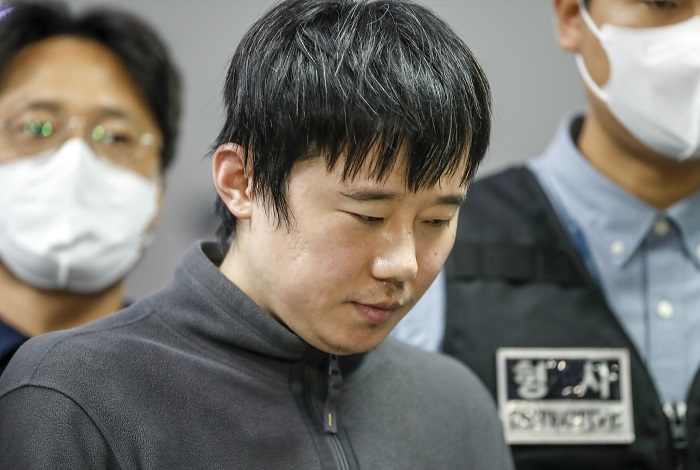 지난 9월 신당역 스토킹 살인 사건 당시 피의자 전주환(31)이 음란물 유포로 인해 벌금형을 받은 전력이 있었음에도 서울교통공사에 입사한 사실이 알려지며 논란이 된 바 있다. (사진/뉴시스)